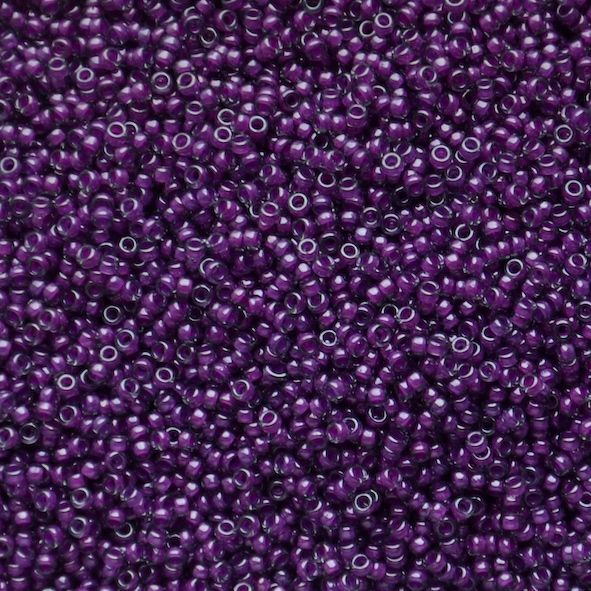 15-2247 Fuchsia Lined Crystal Size 15 Seed Beads