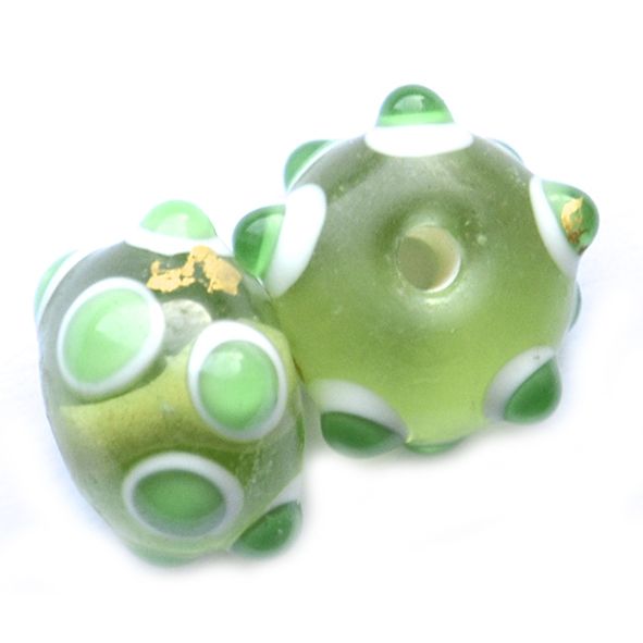 GL6572 Green with Green & White Spot Beads