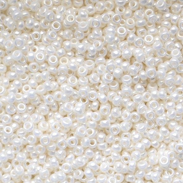 RC11-0592 Ant Ivory Pearl Size 11 Seed Beads