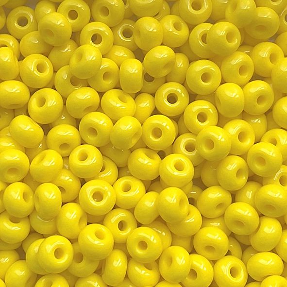 RC1123 Chalk Yellow Size 6 Seed Beads