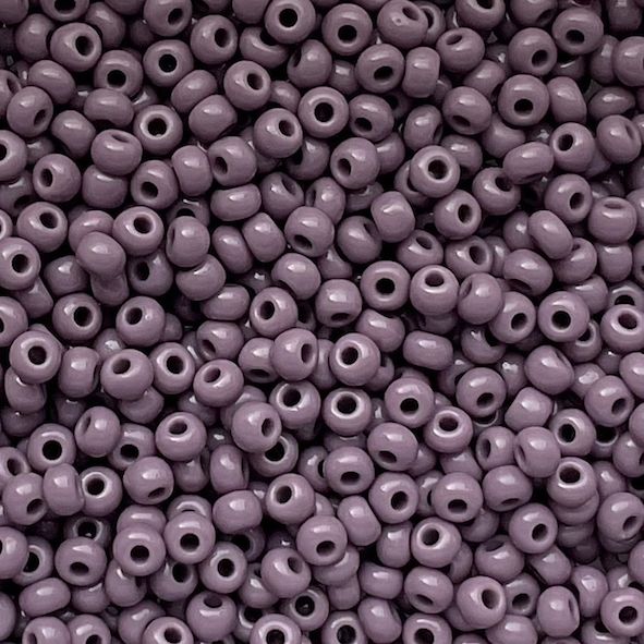 RC318 Chalk Purple Size 8 Seed Beads