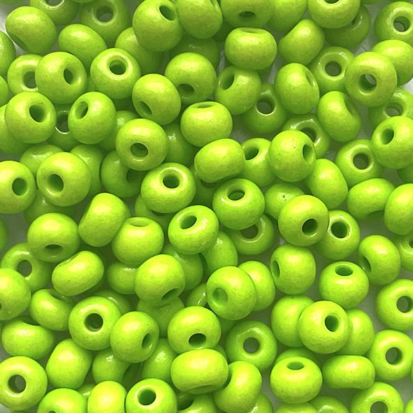 RC679 Gloss Lime Size 6 Seed Beads
