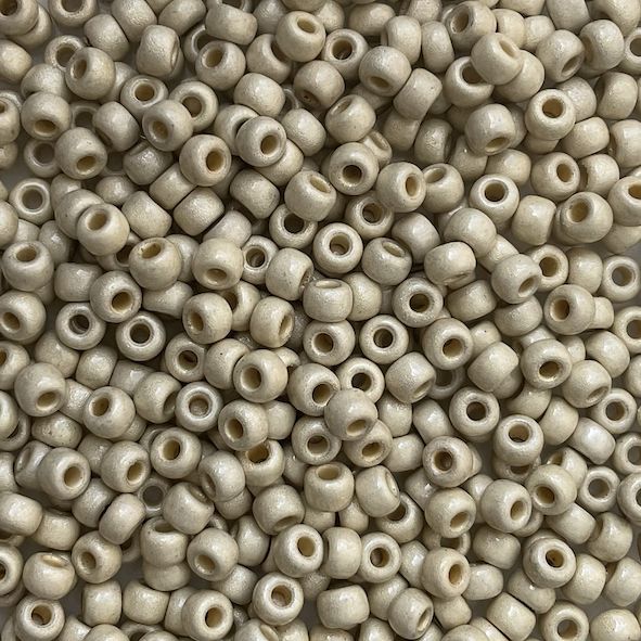 RC8-4201F Dur Mat Galv Silver Size 8 Seed Beads