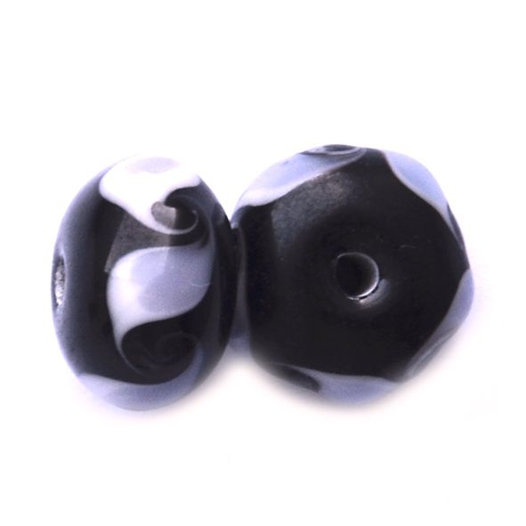 GL6516 Lilac Swirl on Black Beads