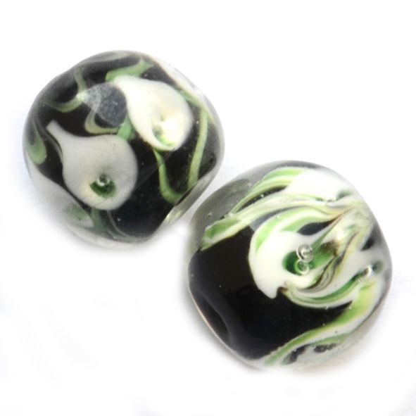 GL6580 Green/White Window Squiggle Beads