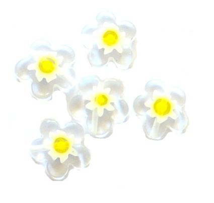 GL2985 12mm Clear and white flower shaped beads