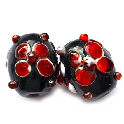GL5200 18x14mm Red Flower Decorated Black Oval