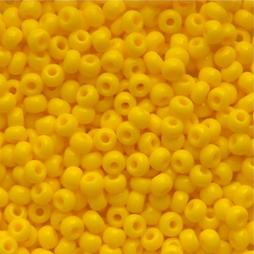 RC104 Chalk Yellow Size 8 Seed Beads