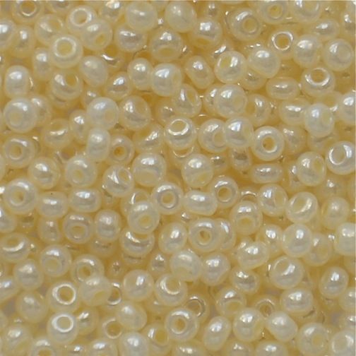 RC216 Mid Cream Pearl Size 10 Seed Beads