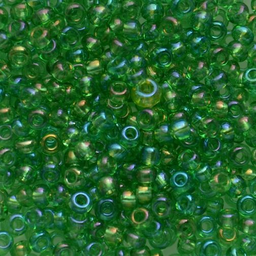 RC607 Trans Apple Green Size 8 Seed Beads