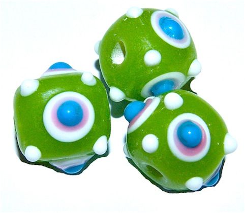 GL2882 Green Dotty Cube Beads