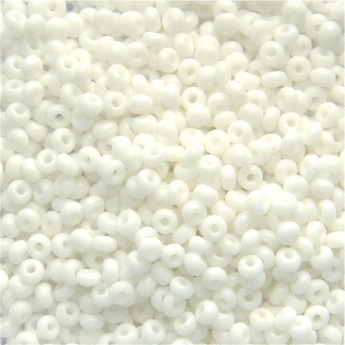 RC014 Chalk White Size 10 Seed Beads