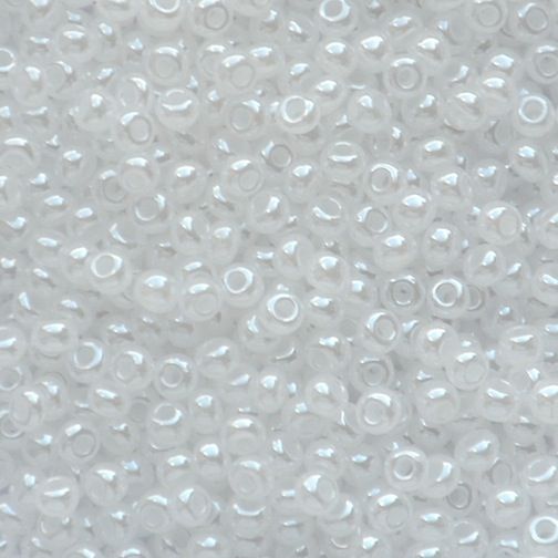 RC016 White Pearl Size 10 Seed Beads