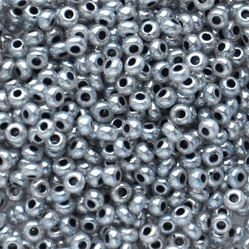 RC748 Pearl Grey Size 10 Seed Beads