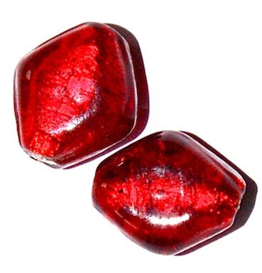 GL2371 Scarlet SL Diamond Shaped Bead