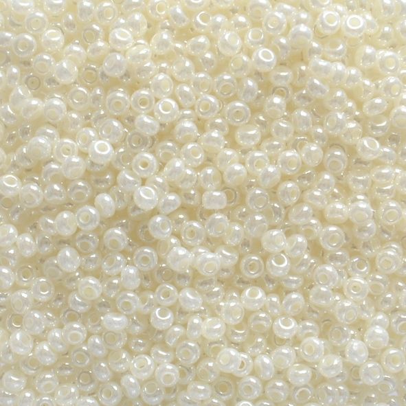 RC002 Ivory Pearl Size 8 Seed Beads