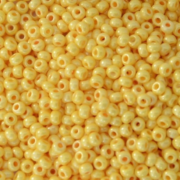 RC1211 Buttercup Yellow Pearl Size 8 Seed Beads