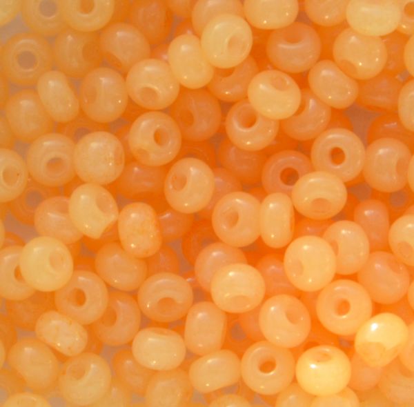 RC1110 Alabaster Marigold Size 6 Seed Beads