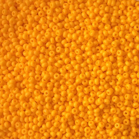 RC1121 Chalk Marigold Size 10 Seed Beads