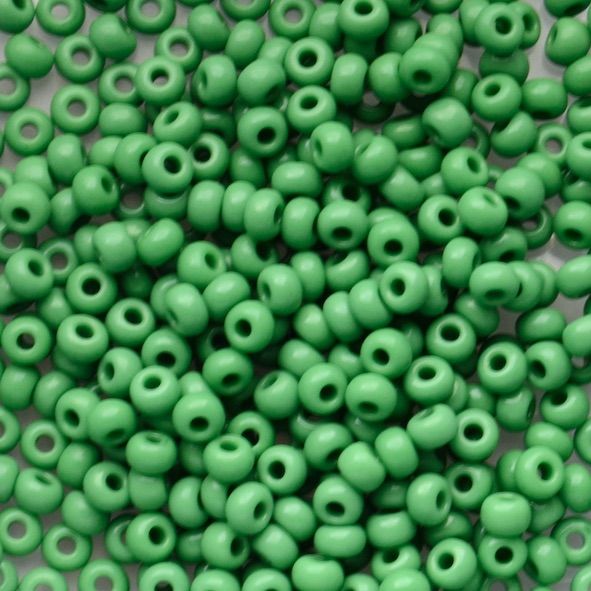 RC651 Op Chalk Emerald Size 8 Seed Beads