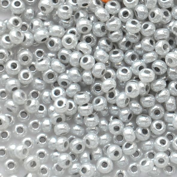 RC701 Grey Ceylon Size 8 Seed Beads
