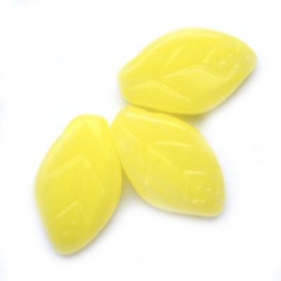 GL3377 Opaque Yellow TO Leaf Bead