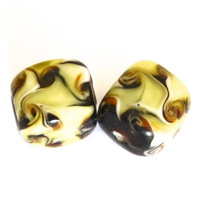 GL6588 Yellow Swirl Cube Beads