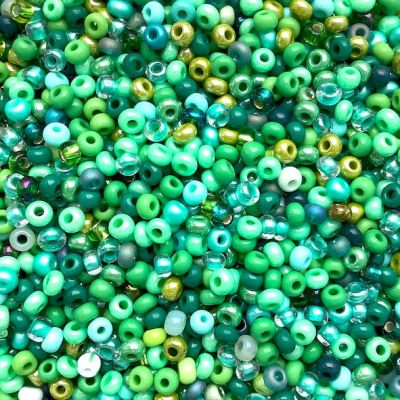 MX510 Amazon Green Size 8 Seed Bead Mix