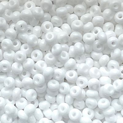 RC059 Chalk White Size 6 Seed Beads