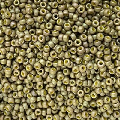 RC11-2033 Op Lt Olive Lustre Size 11 Seed Beads