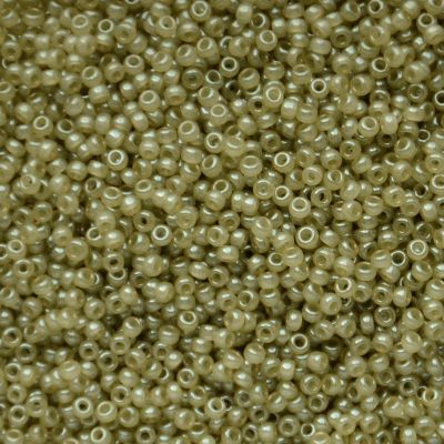 RC11-2374 Translucent Celery Size 11 Seed Beads