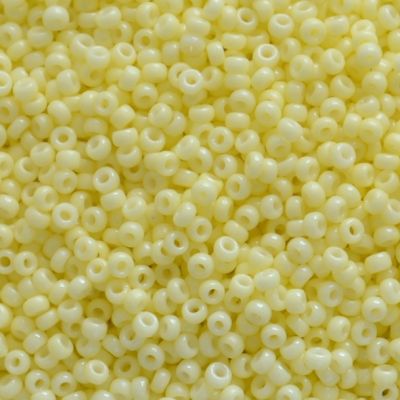 RC11-4451 Duracoat Op Dyed Pale Yellow Size 11 Seed Beads