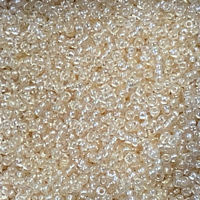 RC131 Apricot Pearl Pastel Lining Size 10 Seed Bead