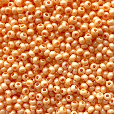 RC150 Pearl Apricot Size 10 Seed Beads