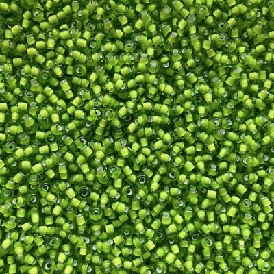 RC685 Lime w White Lining size 10 seed bead