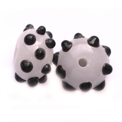 GL6508 Black Dots on Pink Beads