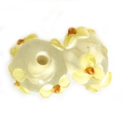 GL6594 Yellow Flower Beads