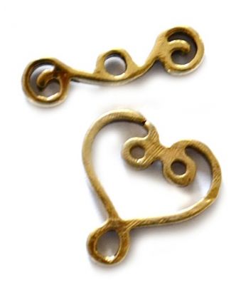 MB321 Gold Heart Toggle Fastener