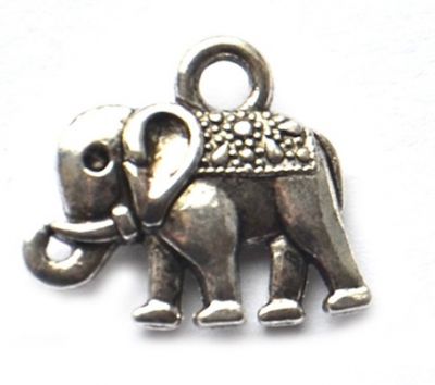 MB879 Elephant Charm
