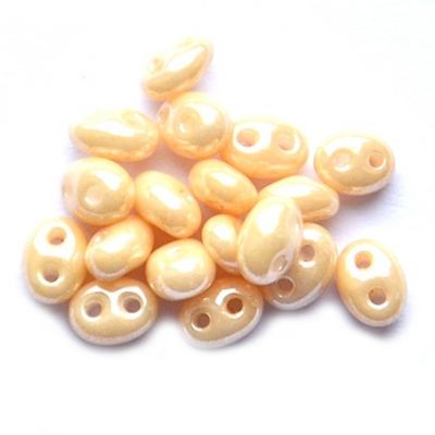 TW039 Ceylon Cream Twin Beads