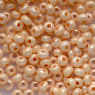 RC081 Cream Ceylon Size 6 Seed Beads