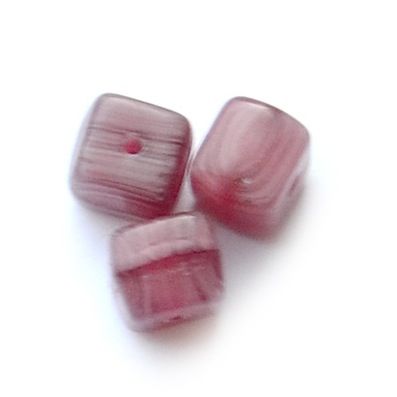 GL0772 5mm Pink Marl Rounded Cube