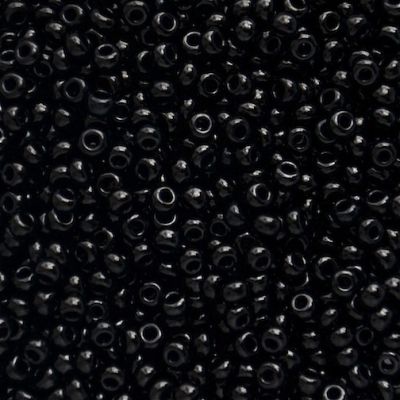 RC708 Op Chalk Black Size 10 Seed Beads