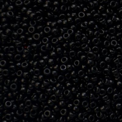 RC713 Op Chalk Black Size 11 Seed Beads