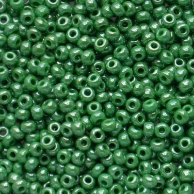RC654 Lustre Chalk Emerald Size 10 Seed Beads