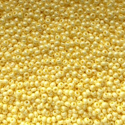 RC107 Pearl Buttercup Size 10 Seed Beads