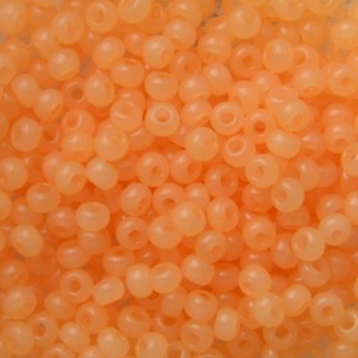 RC1109 Alabaster Marigold Size 8 Seed Beads