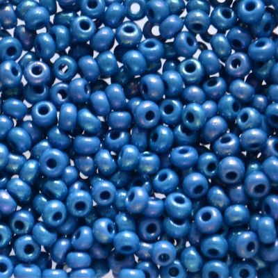RC490 Chalk Mid Blue AB Size 8 Seed Beads