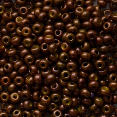 RC909 Lustre Chocolate Size 8 Seed Beads